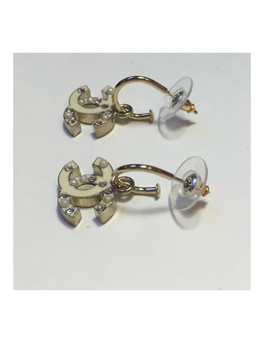 For VC Creole ear CHANEL 'CC' off-white enamel nails