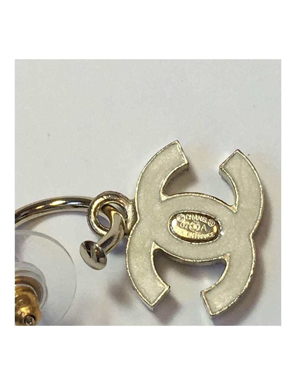 For VC Creole ear CHANEL 'CC' off-white enamel nails