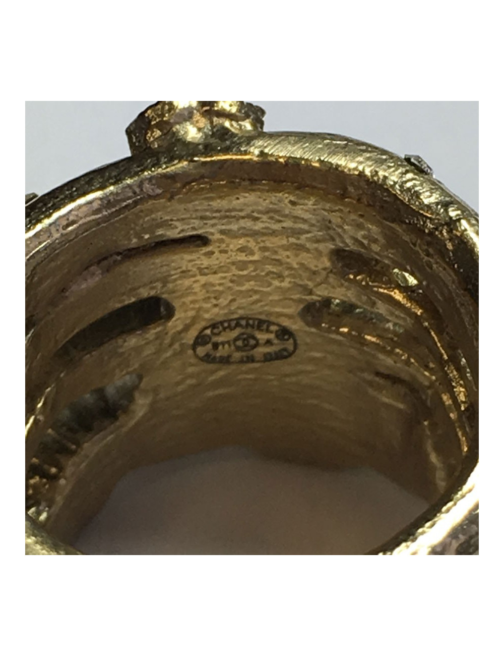 Ring CHANEL gold and rhinestone size 52