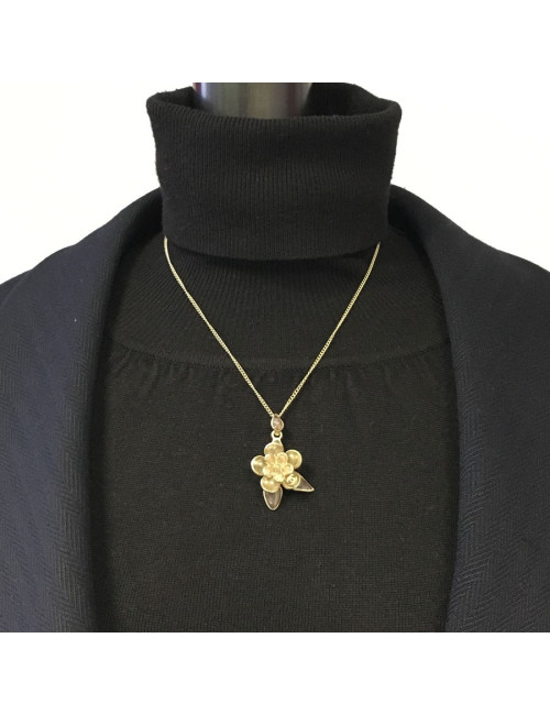 xxx Collier CHANEL camélia en pâte de verre pailleté