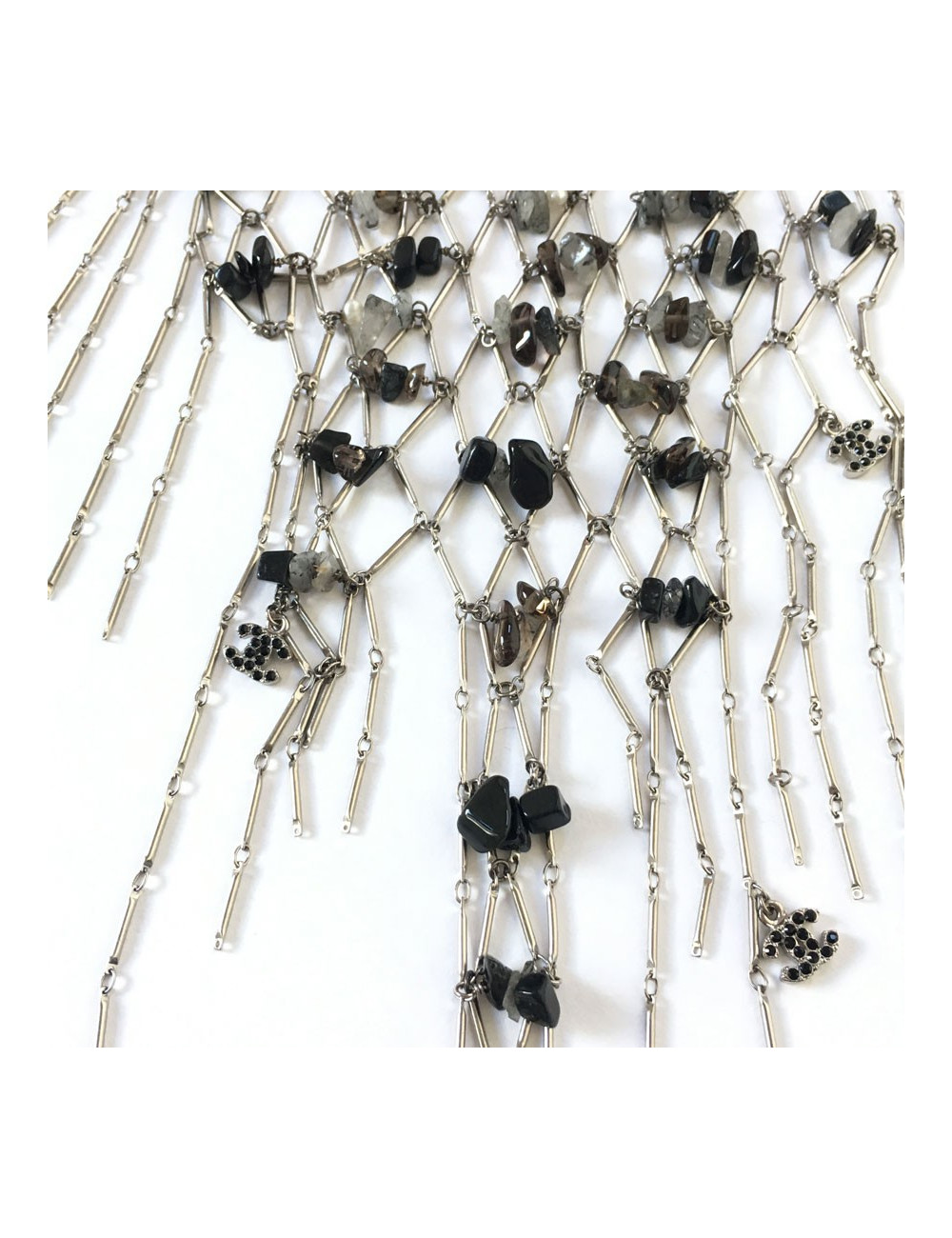 xxx Plastron CHANEL en perles et pierres