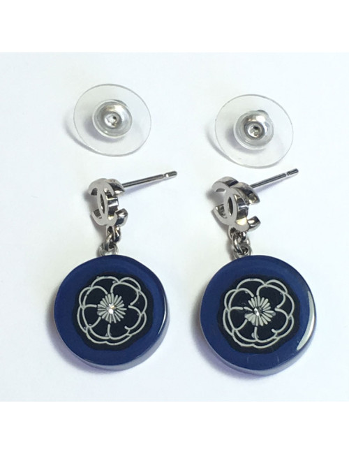 xxx Boucles d'oreille clous CHANEL en plexi bleu