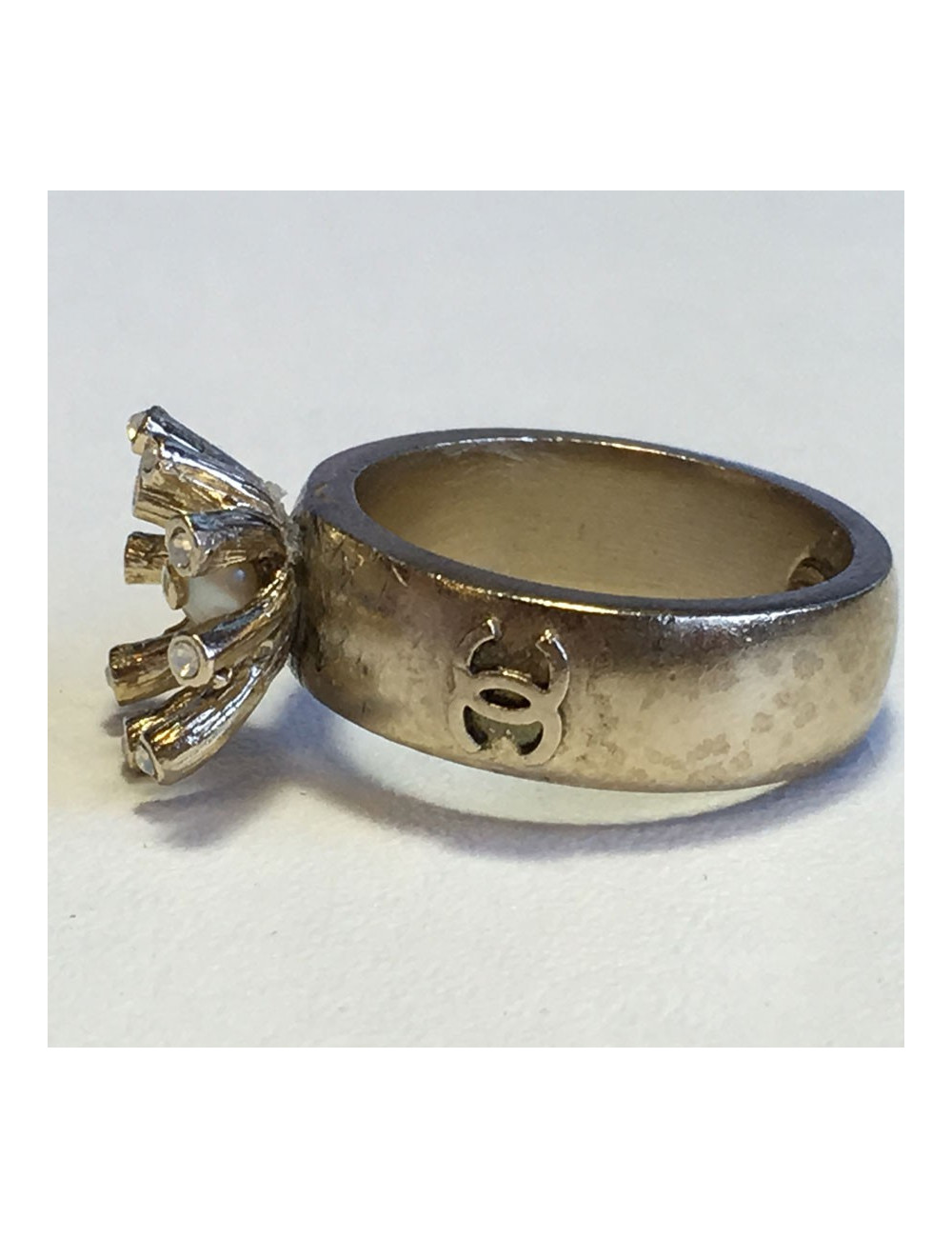 Ring CHANEL gold gold metal pale size 51