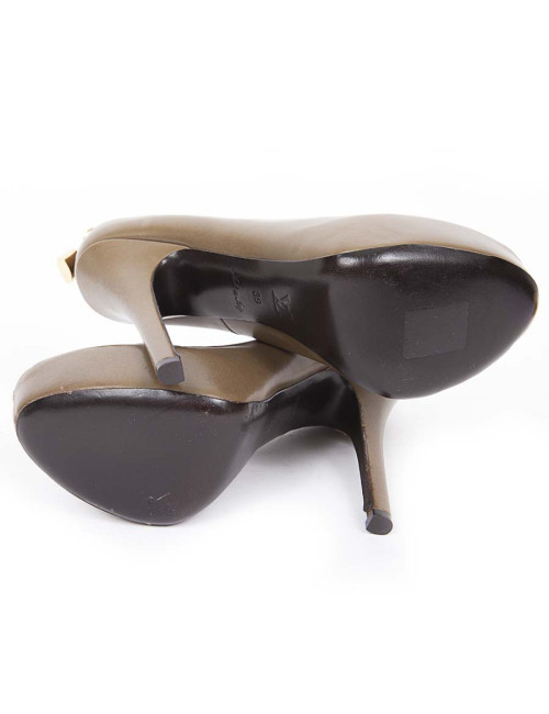 Escarpins LOUIS VUITTON T39 cuir kaki
