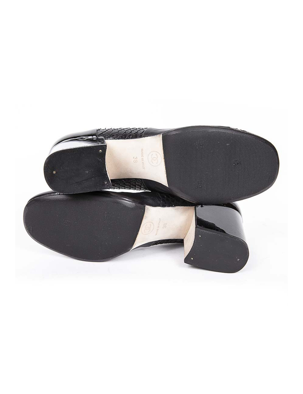 CHANEL T 38 leather and black python pumps