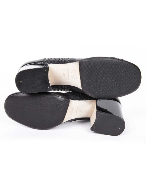 CHANEL T 38 leather and black python pumps