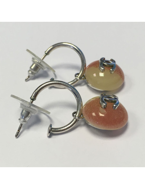 Boucles d'oreille clous CHANEL beige et rose