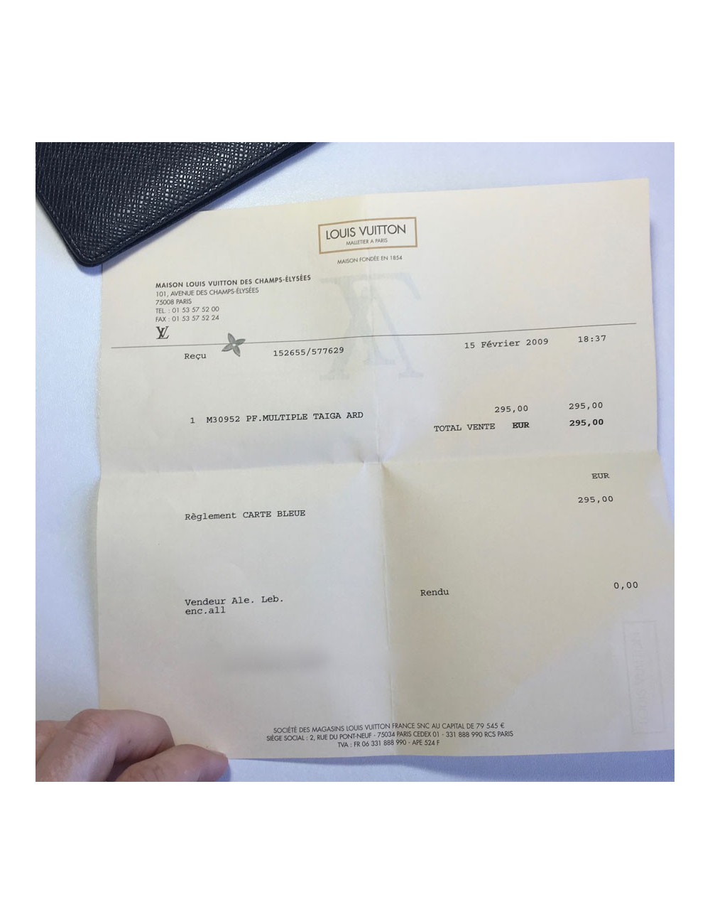 xxx Portefeuille Multiple LOUIS VUITTON en cuir taïga 