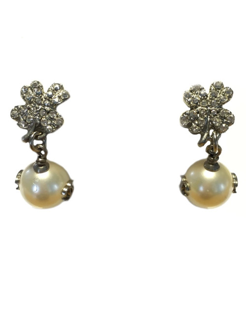Boucles d'oreilles CHANEL trèfle strass et perle