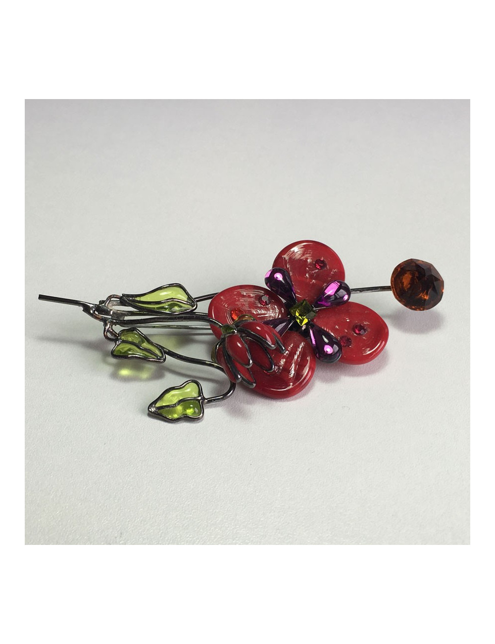 PIN LOULOU of the cliff in red and green glass