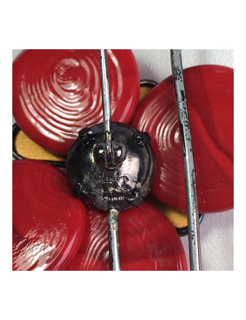 xxx Broche LOULOU de la FALAISE en pâte de verre rouge et verte