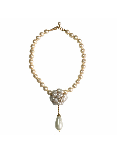 MARGUERITE of VALOIS camellia necklace in pearly beads and gold metal