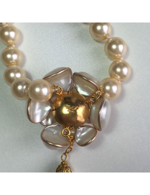 Collier camélia MARGUERITE de VALOIS en perles nacrées ivoire