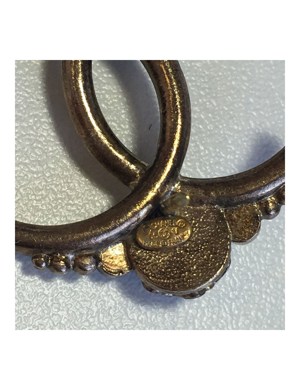 CHANEL CC metal gold, pearly pearls and rhinestone pins