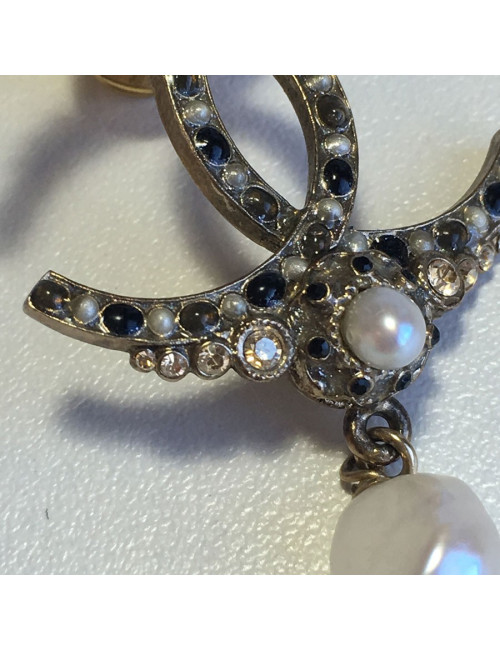 CHANEL CC metal gold, pearly pearls and rhinestone pins