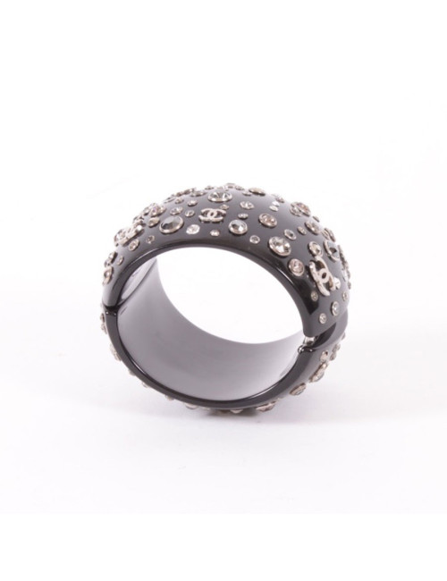 CHANEL cuff in black plexi