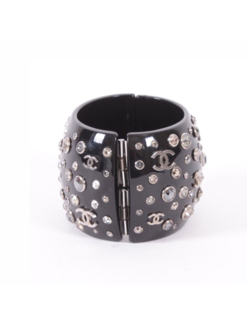 Manchette CHANEL en plexi noir
