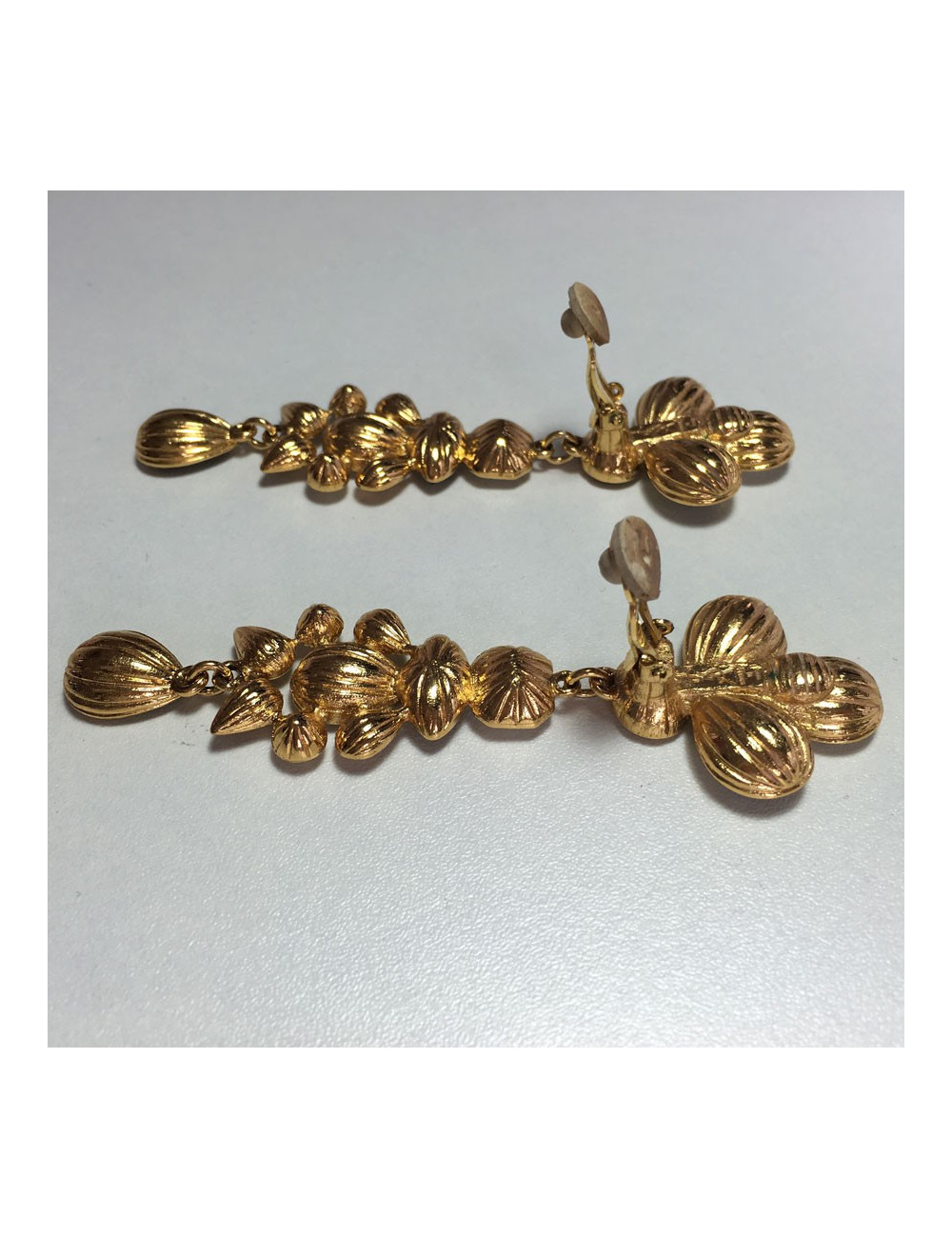 YSL YVES SAINT LAURENT dangling clips gold metal earrings