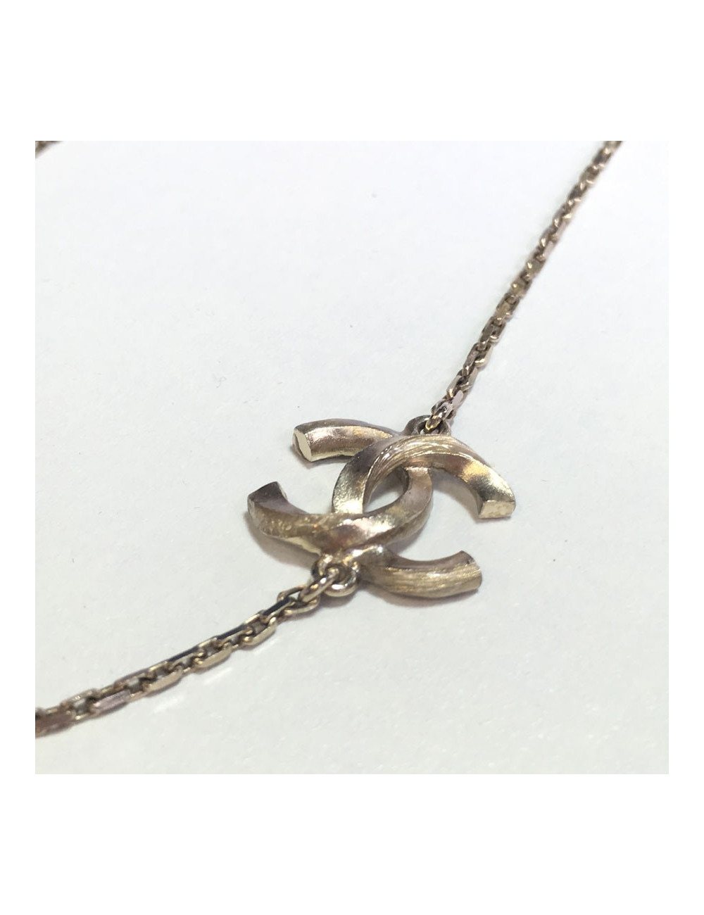 xxx Collier CHANEL CC en métal doré