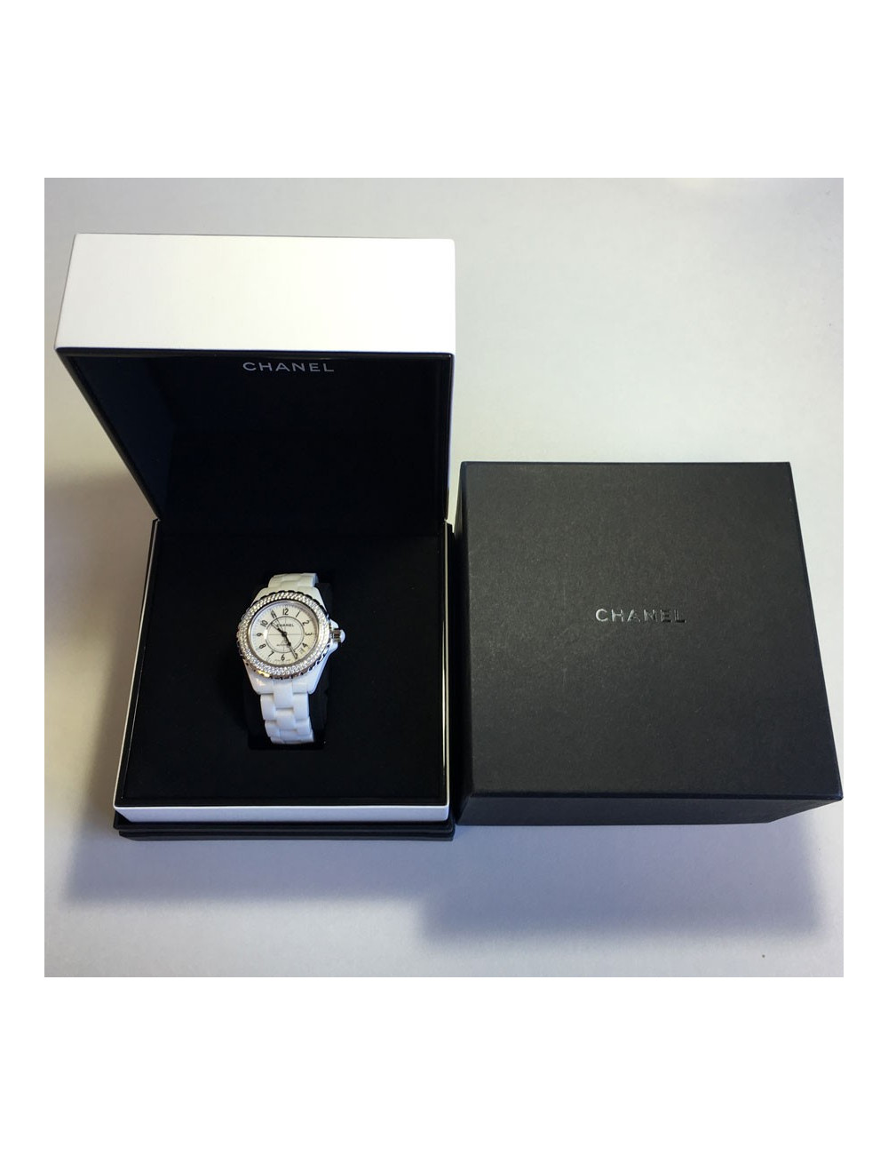 Montre J 12 CHANEL céramique blanche et diamants