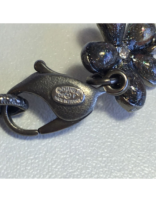 Belt necklace CHANEL chain silvery, pearly beads, flowers and CC