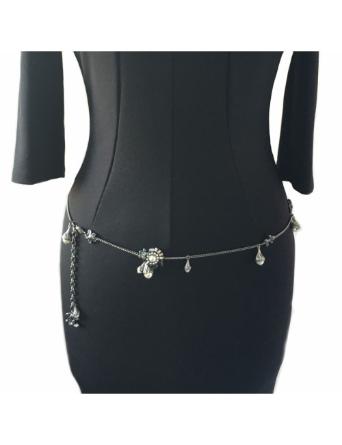 Belt necklace CHANEL chain silvery, pearly beads, flowers and CC