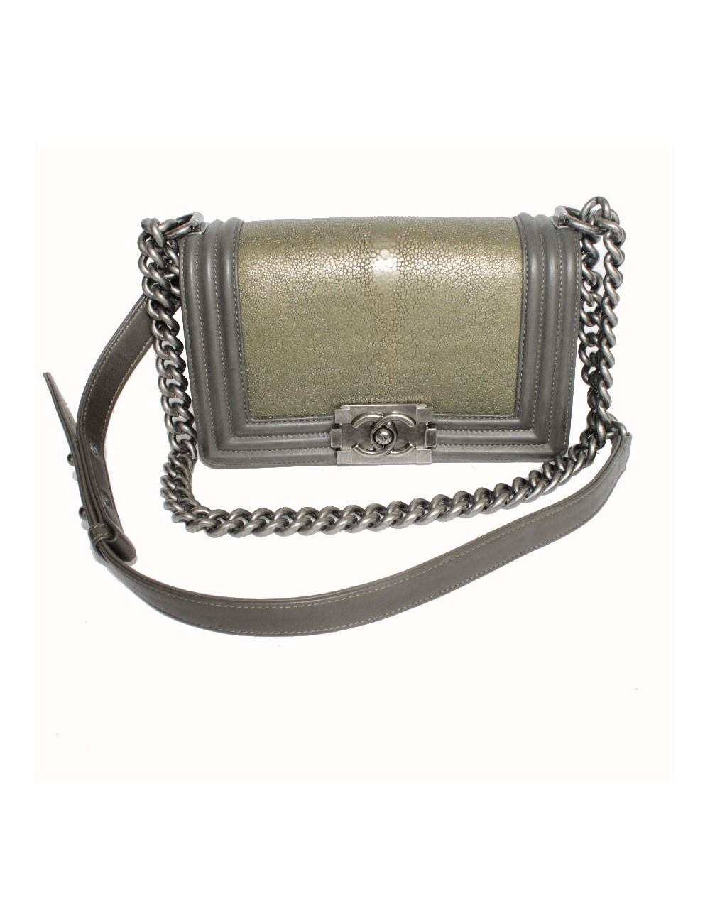 Sac "Boy" CHANEL en galuchat