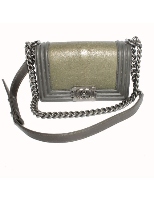 Sac "Boy" CHANEL en galuchat