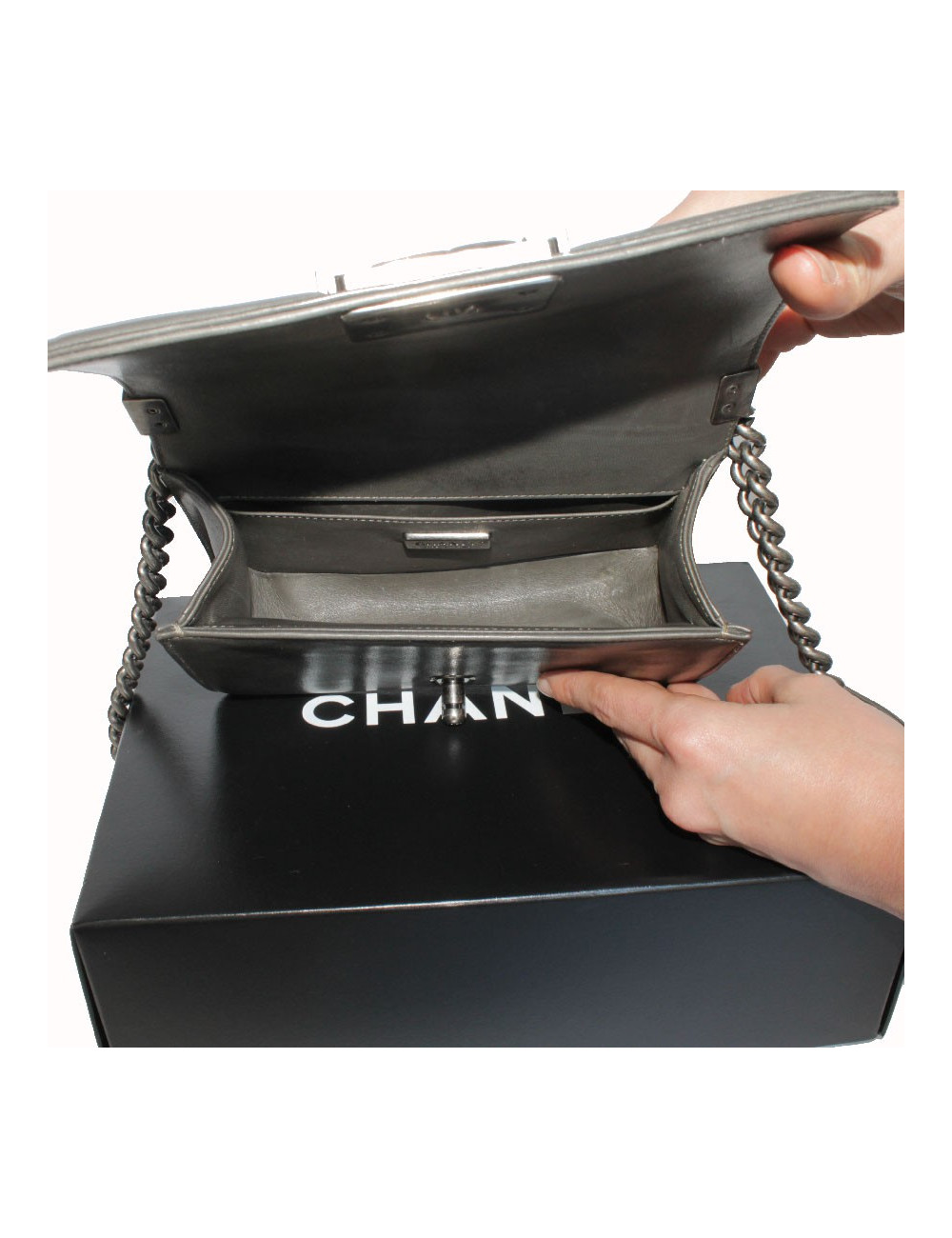 CHANEL 'Boy' Flap bag in khaki green lamb leather and stingray leather