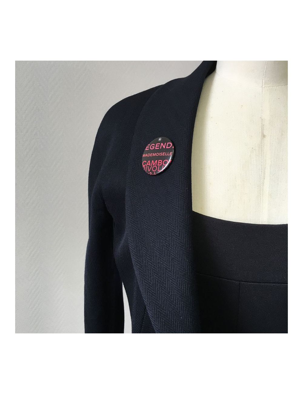 Pin’s CHANEL Mademoiselle Cambon en métal