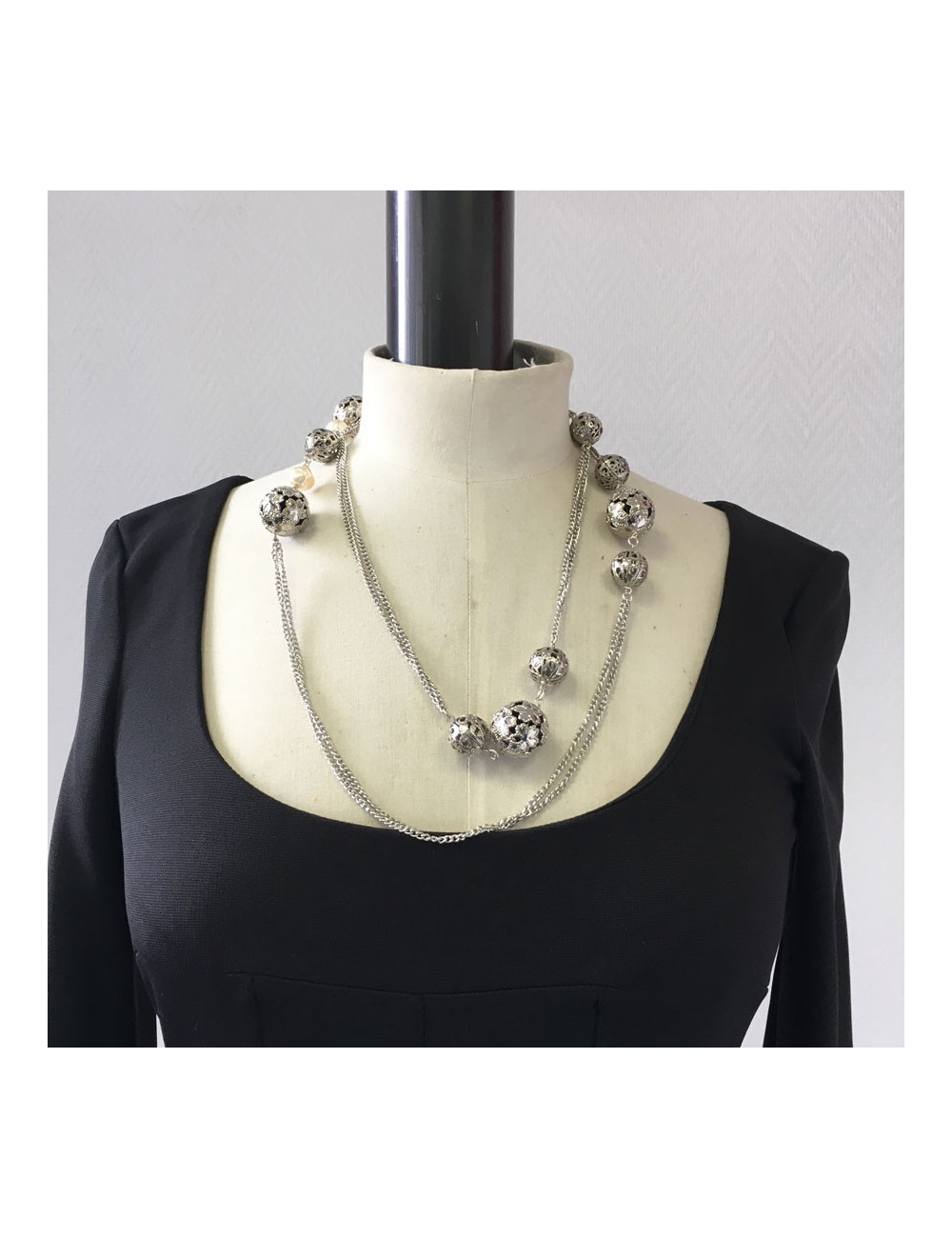 MARGUERITE of VALOIS 'Sphère' necklace in silver