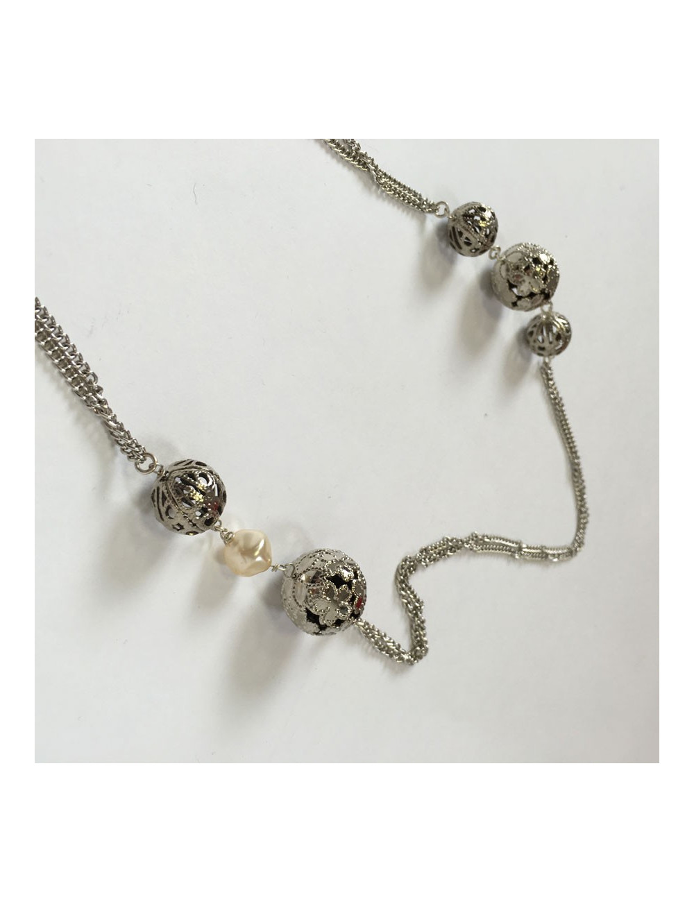 MARGUERITE of VALOIS 'Sphère' necklace in silver