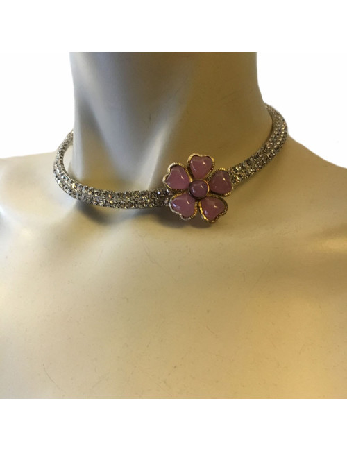 Collier raz du cou camélia bois de rose et strass