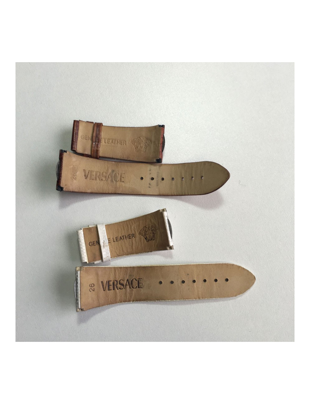 xxx Montre VERSACE en acier et cuir 