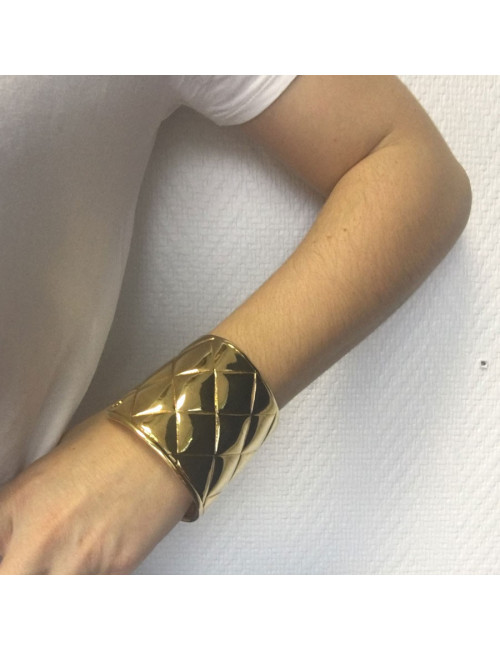 Manchette CHANEL matelassée dorée vintage