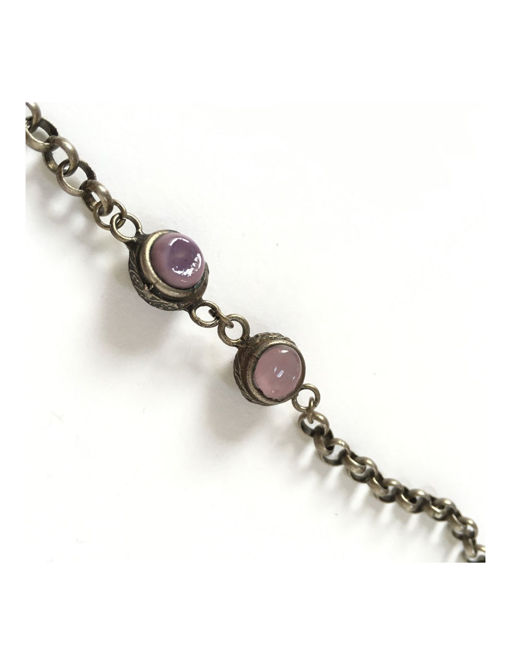 Sautoir MARGUERITE DE VALOIS chaîne argentée vieillie et pâte de verre mauve et bordeaux