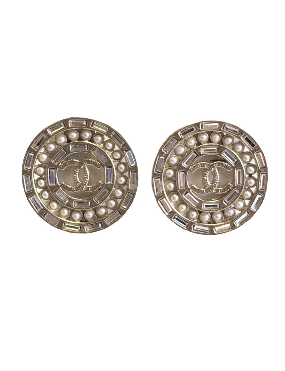 CHANEL round clip-on earrings in gilded metal, CC and Rhinestones
