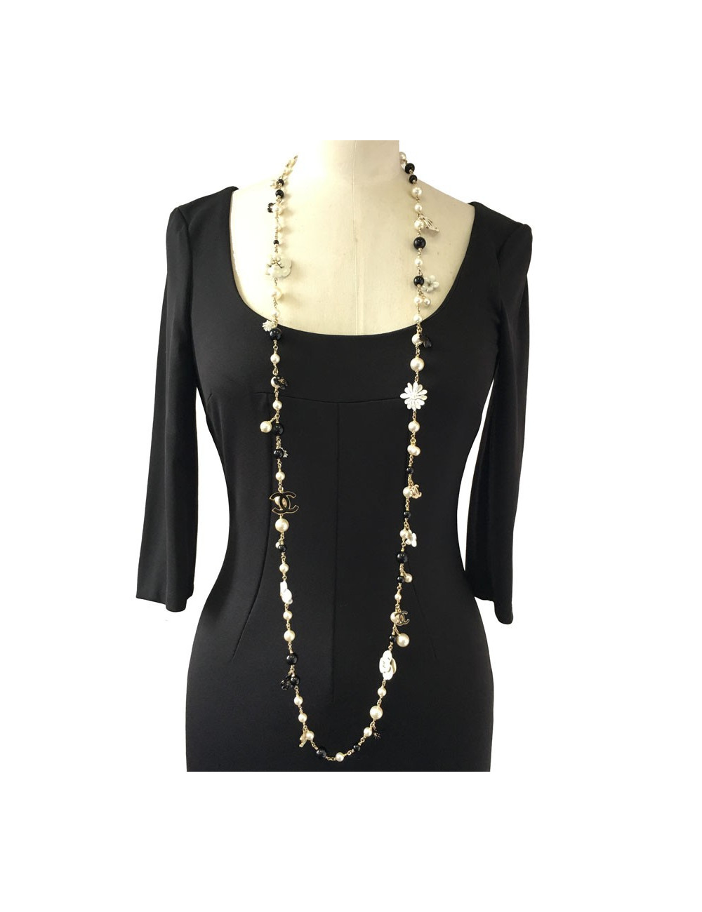 Necklace CHANEL gold chain, black and Pearly beads, Camellia in email