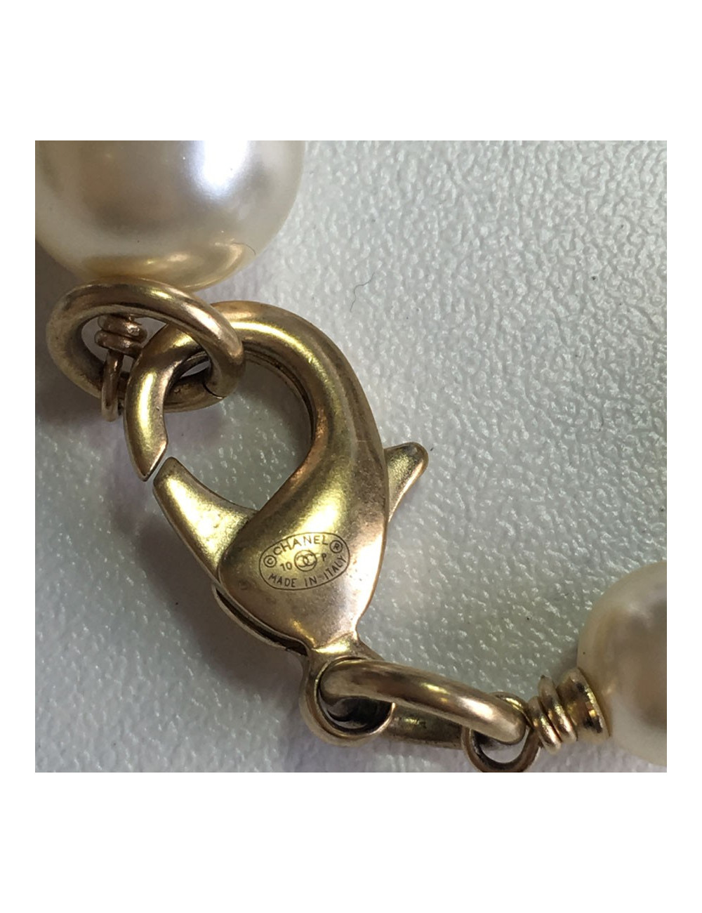 Necklace CHANEL gold chain, black and Pearly beads, Camellia in email