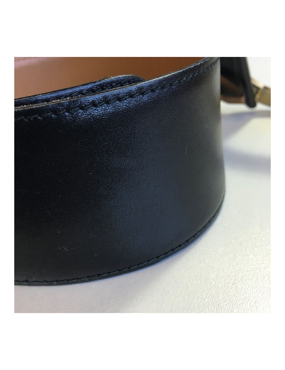 Ceinture CELINE en cuir noir et boucle argentée