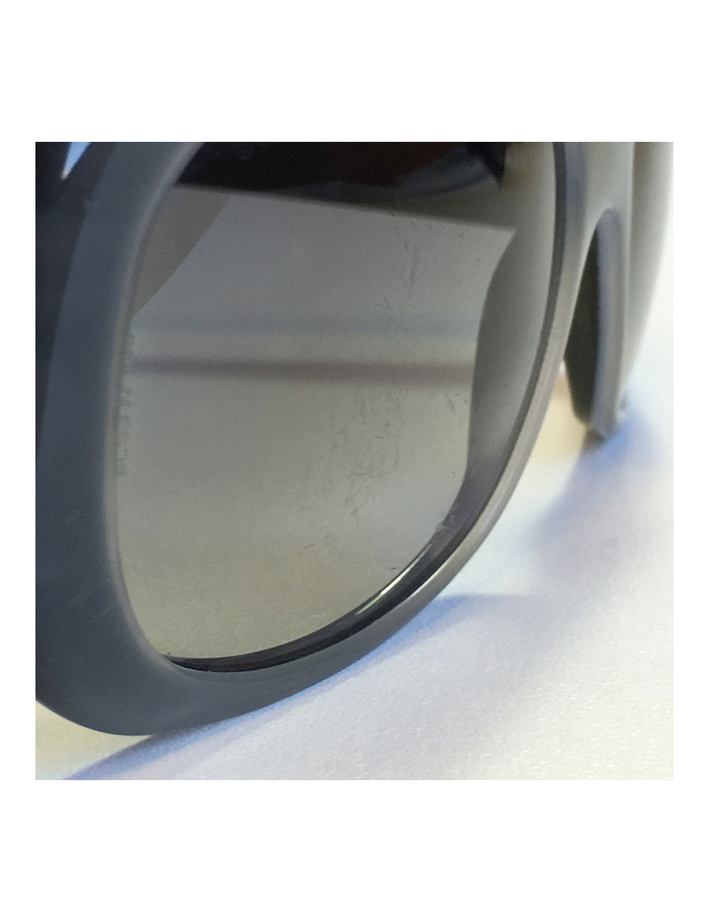 xxx Lunettes de soleil CHANEL en plastique gris et noir