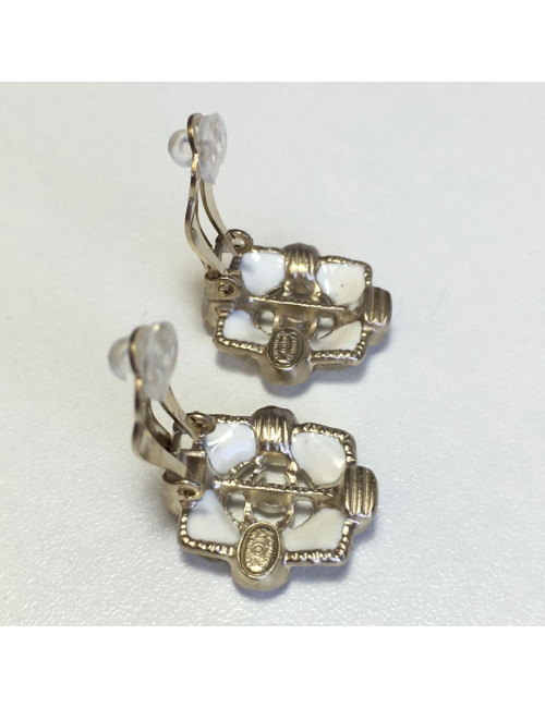 CHANEL clip-on earrings in ivory resin, pearls and gilt metal