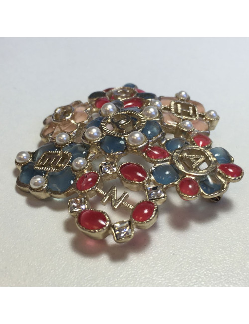 Broche CHANEL en résine multicolore et métal doré