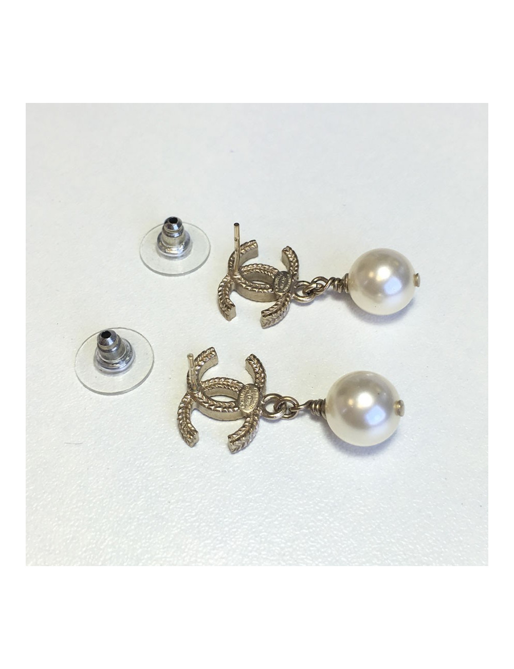Boucles d'oreille clous CHANEL 