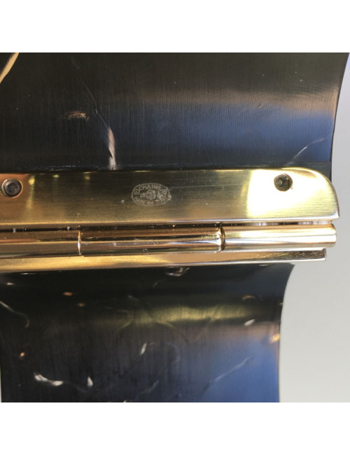 Manchette CHANEL Paris-Shanghai en résine laquée noire et écriture dorée