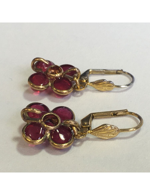 Earrings nails MARGUERITE of VALOIS in dark pink glass