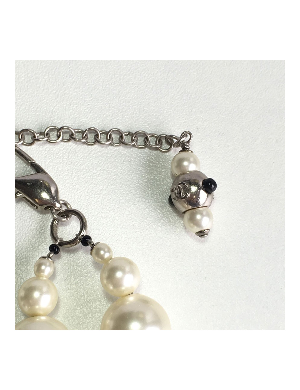 Ceinture-sautoir CHANEL en perles nacrées et noires vintage