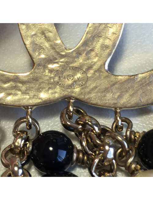 PIN CHANEL CC and gold metal charms