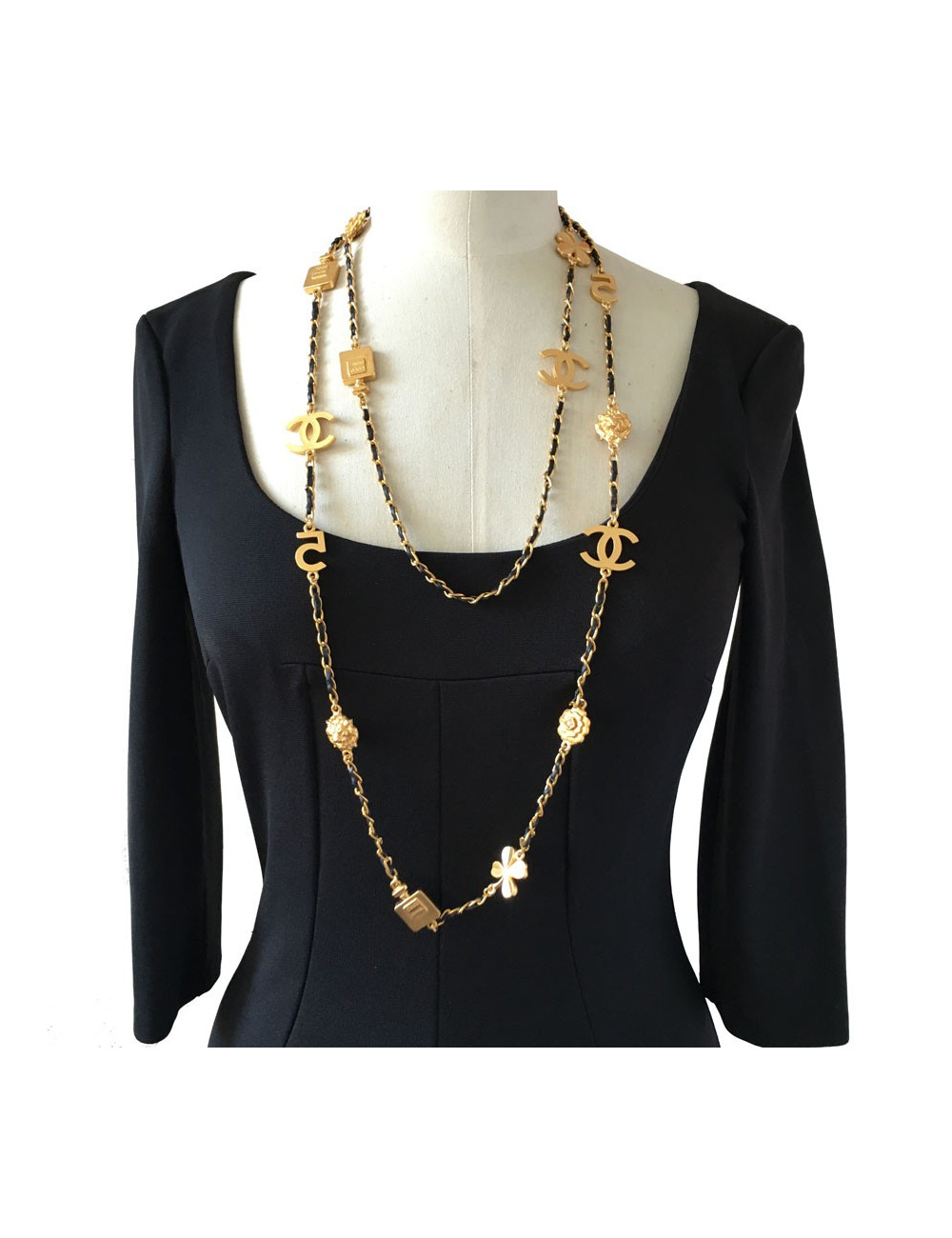 Symbols in gold metal and link black leather CHANEL necklace