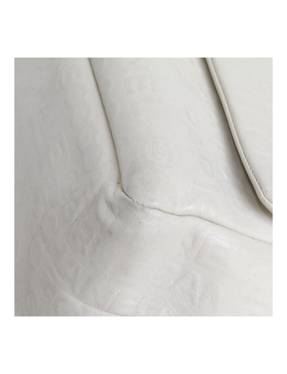 CHANEL 2.55 double flap bag in cream leather